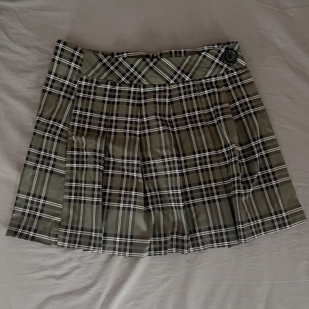 Plaid skirt with slit